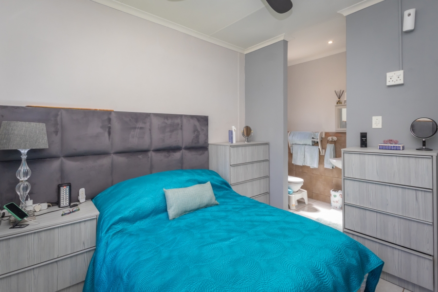 2 Bedroom Property for Sale in The Coves North West